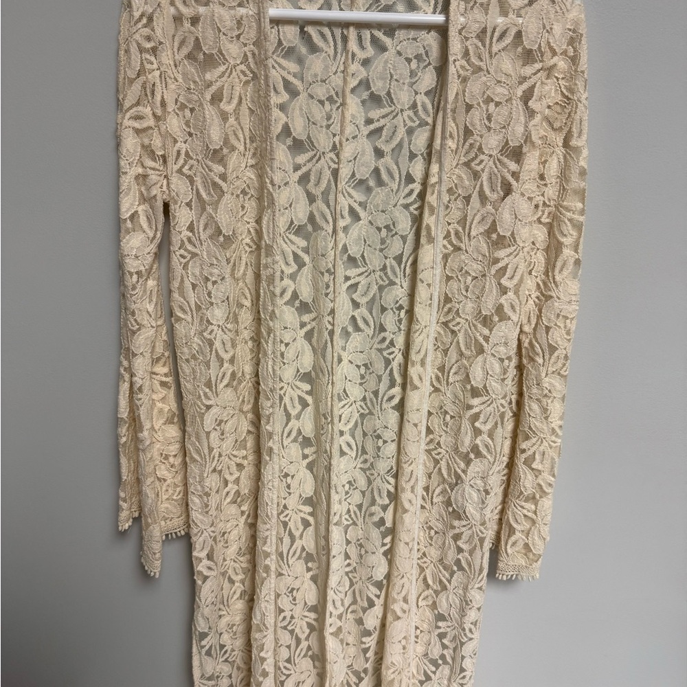 Forever 21 Cream Floral Lace Robe